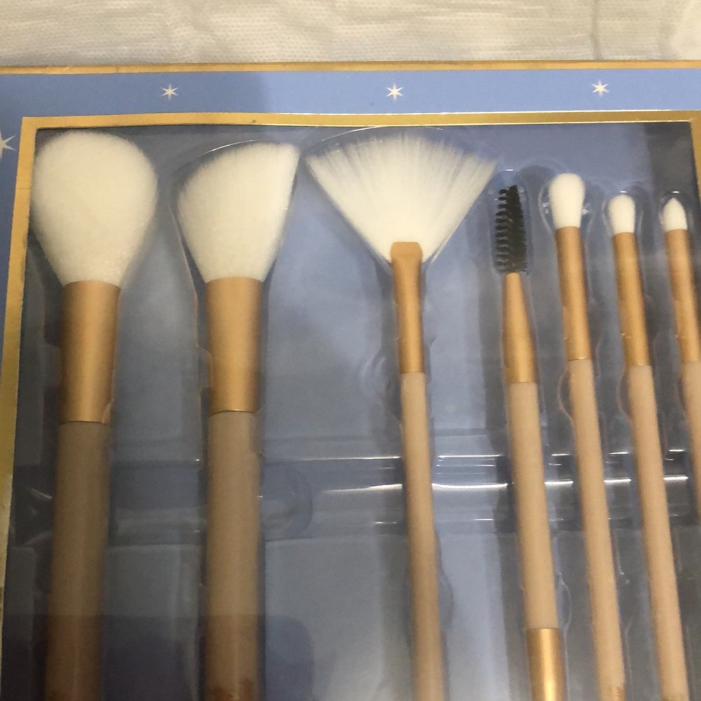 Makeup Brush Set & Lip Glosses bundle 5 items NWT - Picture 6 of 6